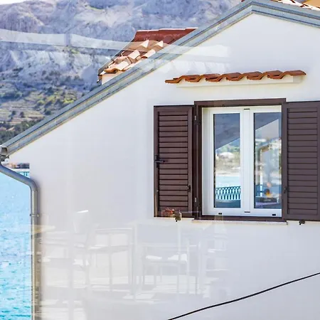 Seafront Apartman *